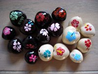 �y�C���g�ς݃N�N�C�i�b�c�B